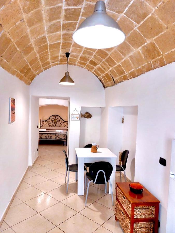 Corte Vico Palmisano Centro Storico غالّيبولي المظهر الخارجي الصورة