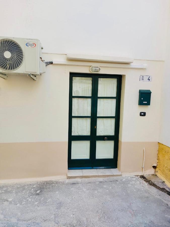 Corte Vico Palmisano Centro Storico غالّيبولي المظهر الخارجي الصورة